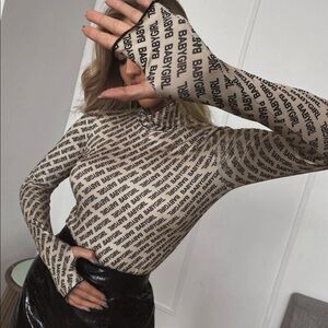 SHEIN Black and Cream Graphic Print Top